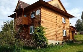 микуличин на долоні